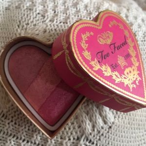 Too faced blush